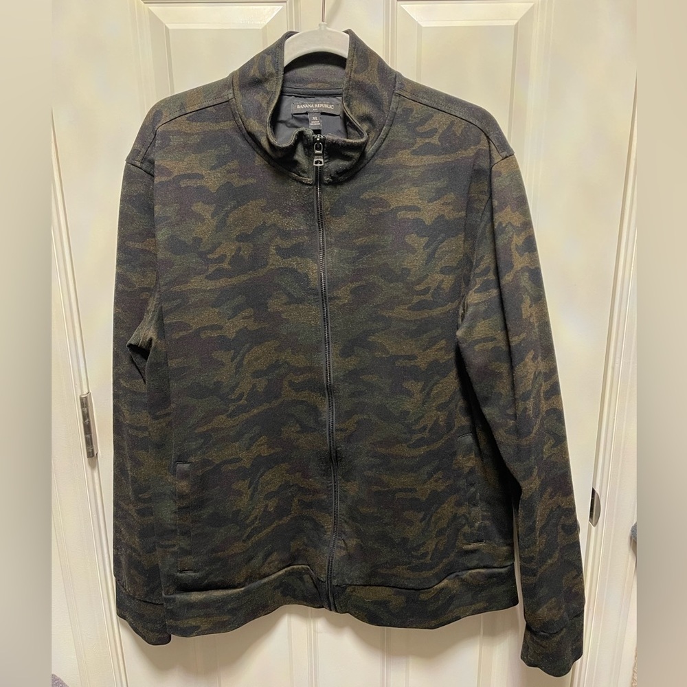 Banana Republic Camo Jacket - Size XL